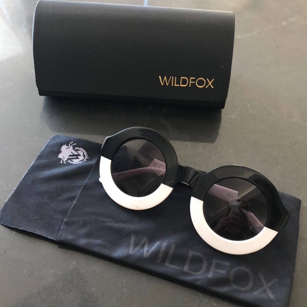 Wildfox Couture Twiggy round sunglasses
